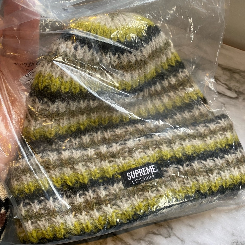 Womens or Unisex Supreme Knit Beanie NEW